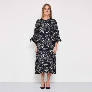 NOUVELLE black flower